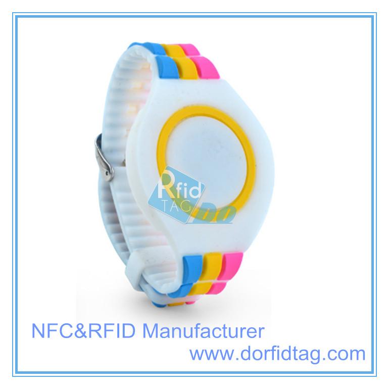 Personalized Logo Printing 13.56MHz Ntag213 NFC Fitness Silicone Bracelet